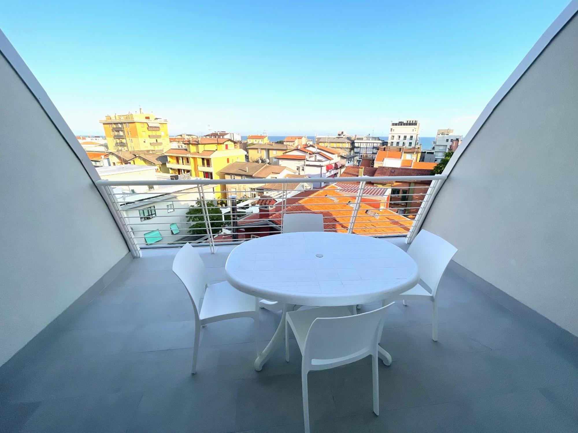 Woody Green Penthouse Sea View - Agenzia Cocal Caorle Dış mekan fotoğraf